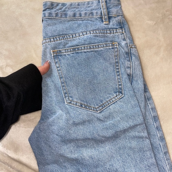 Wide Leg Jeans - Picture 2 of 3